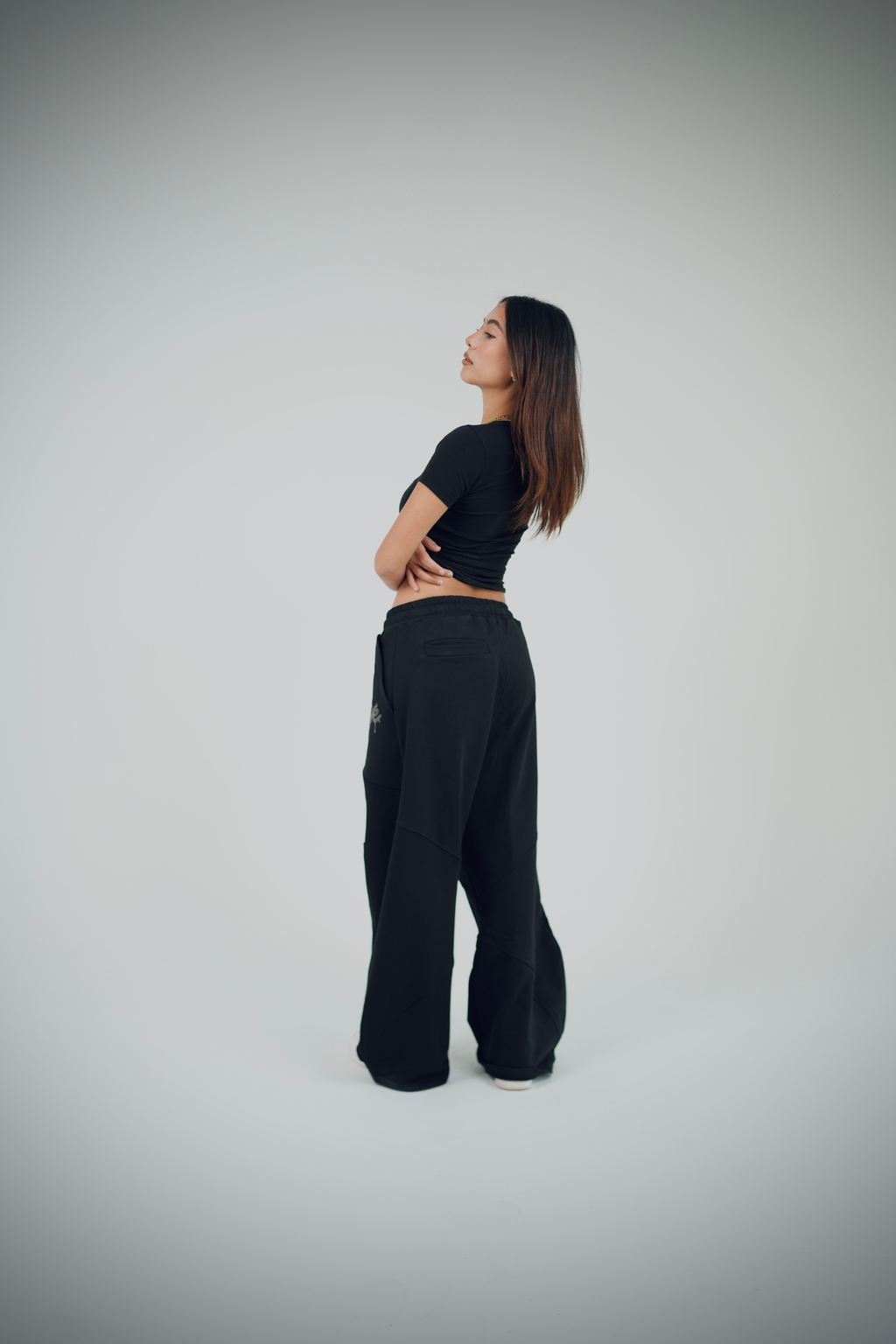 CHAOS BLACK SWEATPANTS