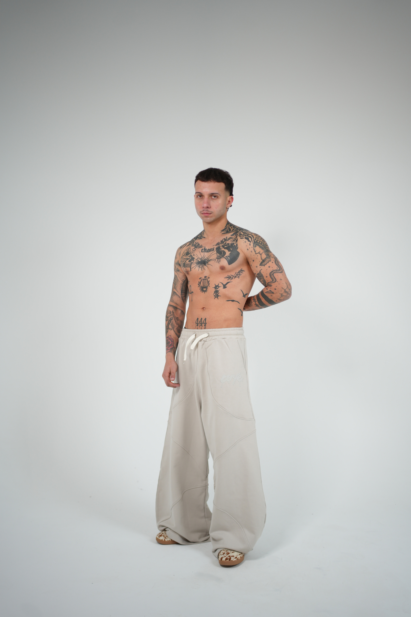 CHAOS SIVER SWEATPANTS